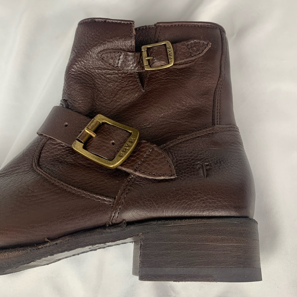 FRYE Woman’s Vicky Leather Round Toe Ankle Boots - Picture 7 of 12